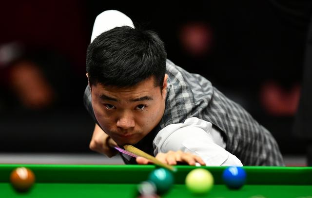 女队紧随其 女队紧随其